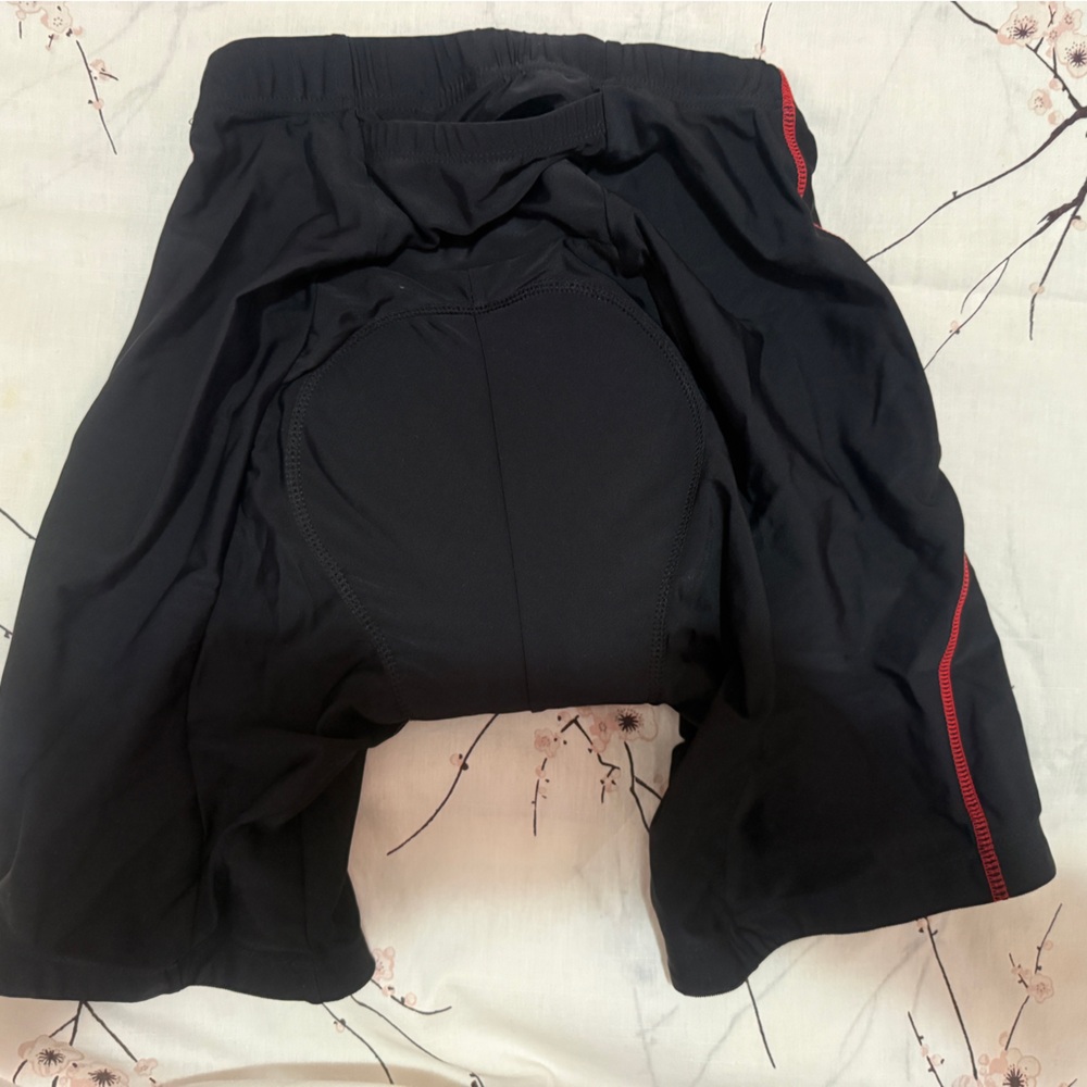 Men's Black Cycling Shorts with Red Accents SZ Small